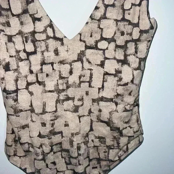 Aritzia x Babaton Contour Bodysuit size xs - Picture 4 of 11